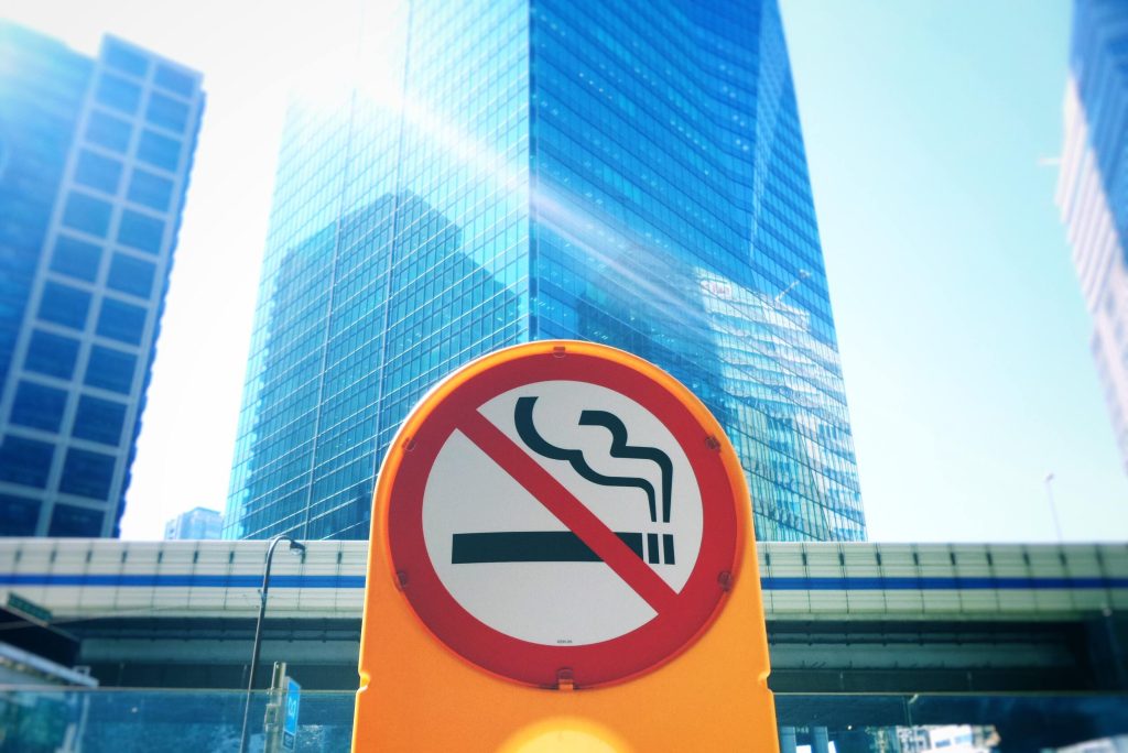 Día Mundial Sin Tabaco: ¿Cómo afecta a tus músculos y huesos?
