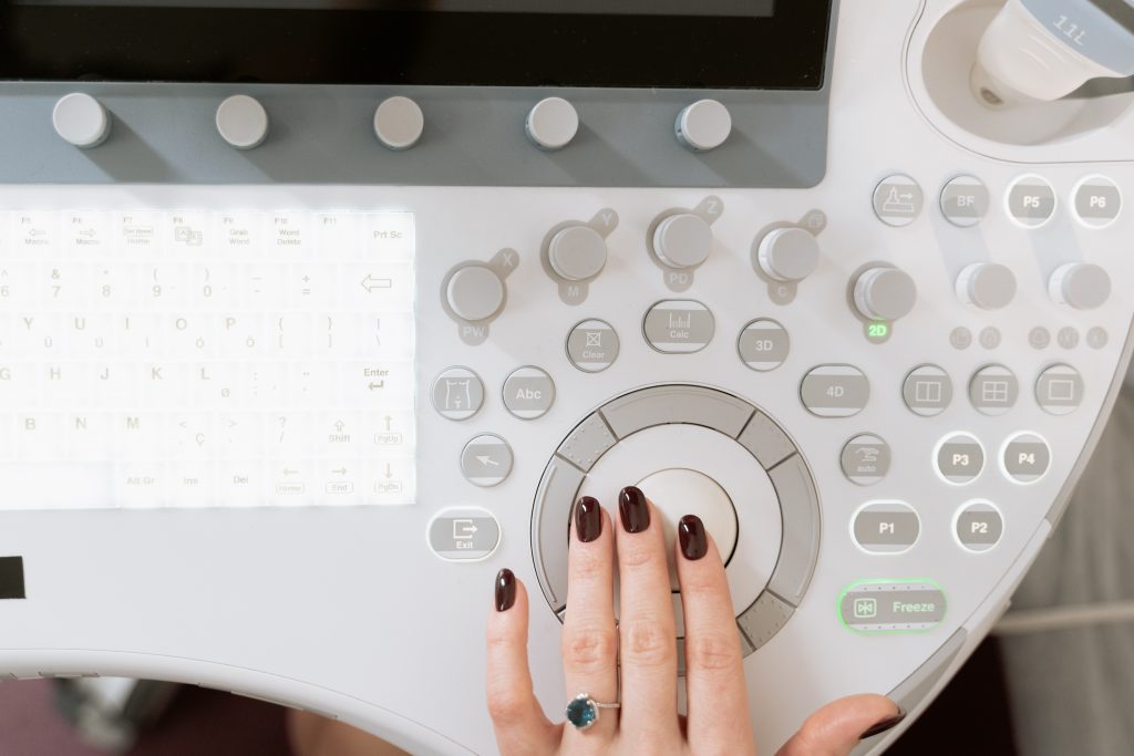 Ecografía abdominal: una herramienta de precisión para el diagnóstico médico